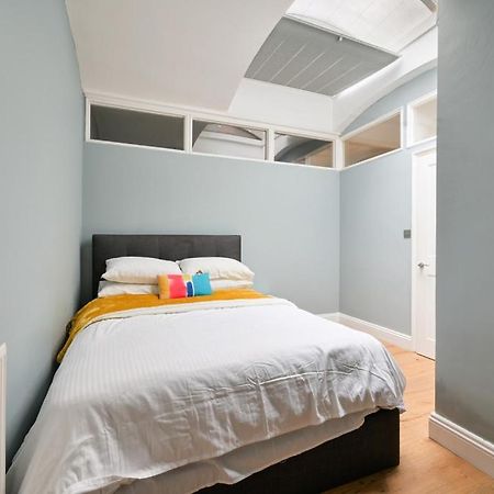 Cozy Hideaway In South Ken! Apartment Londra Exterior foto