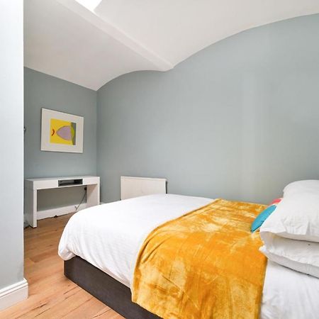 Cozy Hideaway In South Ken! Apartment Londra Exterior foto