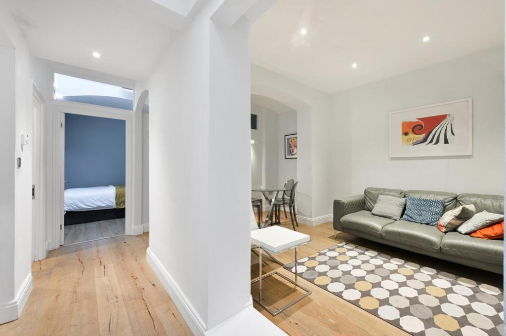 Cozy Hideaway In South Ken! Apartment Londra Exterior foto