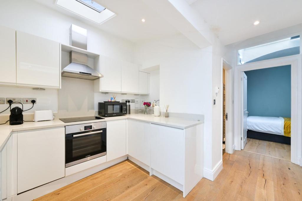 Cozy Hideaway In South Ken! Apartment Londra Exterior foto