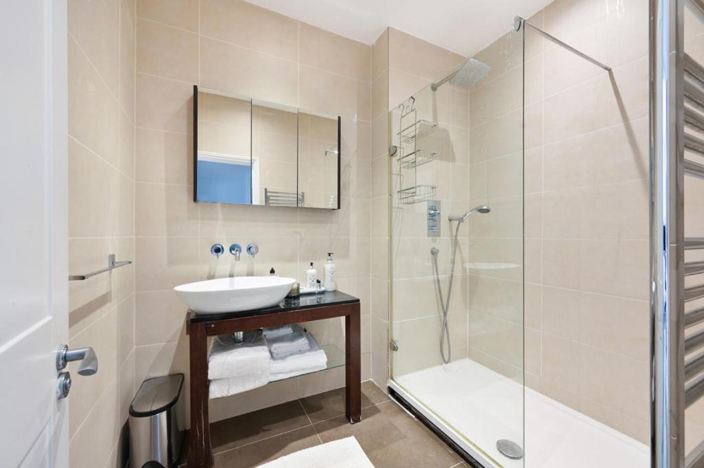Cozy Hideaway In South Ken! Apartment Londra Exterior foto